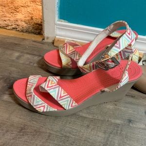 croc wedges
